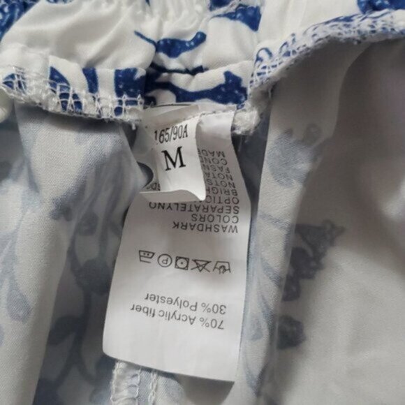 Floral/Leaf Tie Waist Elastic Bermuda Shorts- New without tags​ - Picture 5 of 8